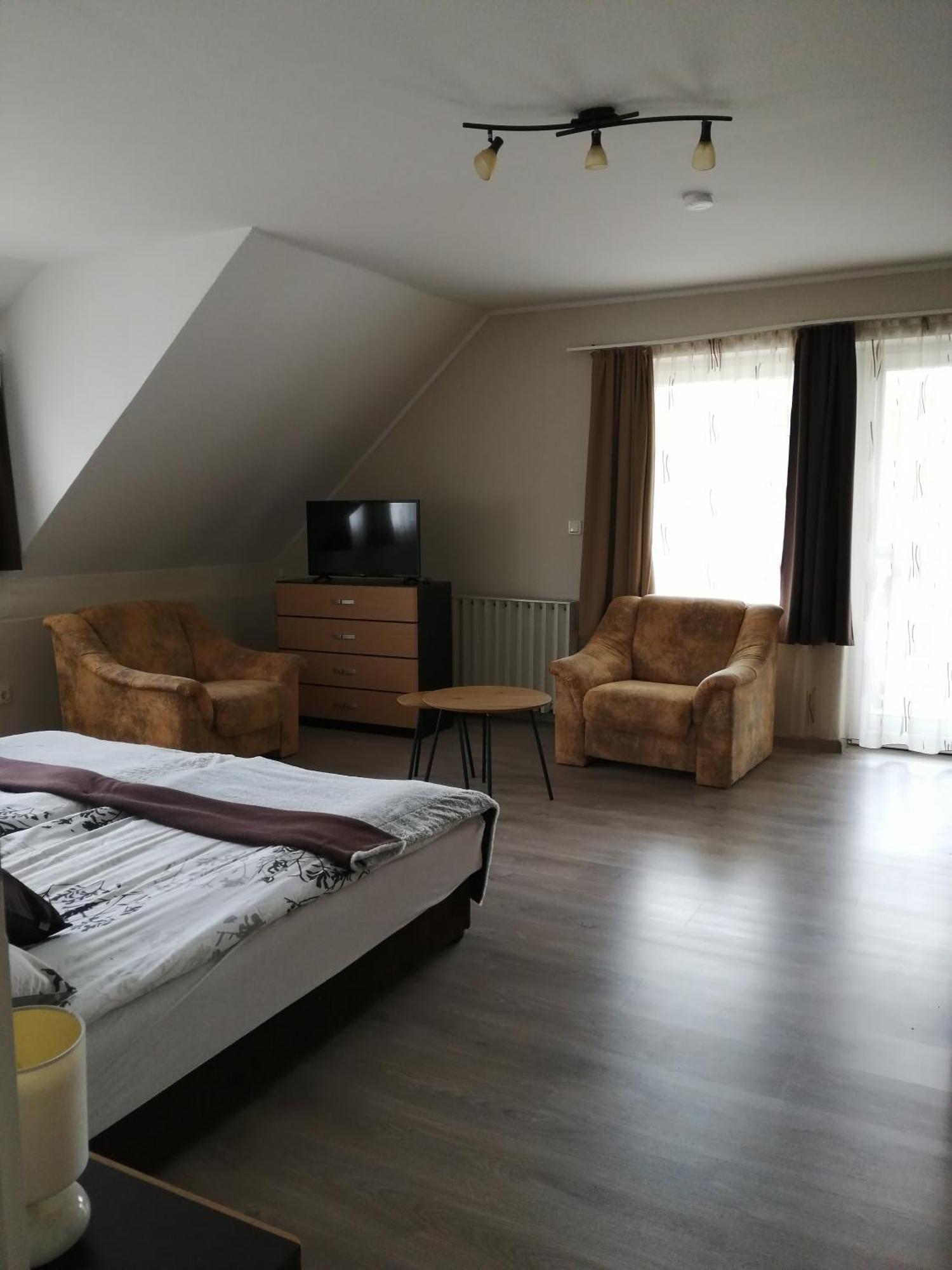 Betti Vendeghaz Apartment Alsopahok Luaran gambar